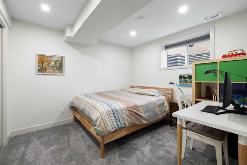 28 West Springs Close Sw, Calgary, AB - Indoor Photo Showing Bedroom