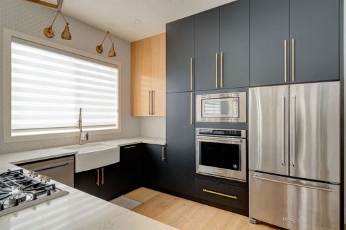 1804 20 Avenue, Calgary, AB - Indoor Photo Showing Kitchen With Stainless Steel Kitchen With Upgraded Kitchen