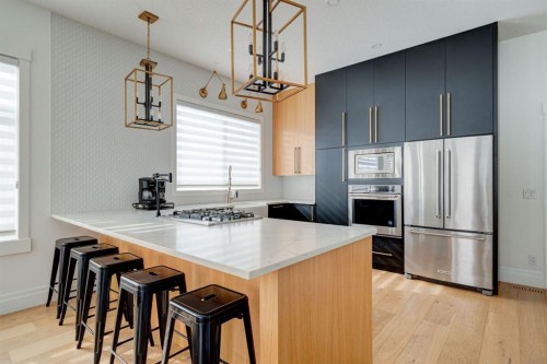 1804 20 Avenue, Calgary, AB - Indoor Photo Showing Kitchen With Stainless Steel Kitchen With Upgraded Kitchen