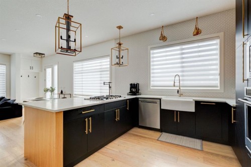 1804 20 Avenue, Calgary, AB - Indoor Photo Showing Kitchen With Upgraded Kitchen