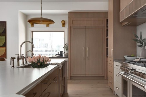 2945 Toronto Crescent Nw, Calgary, AB - Indoor Photo Showing Kitchen