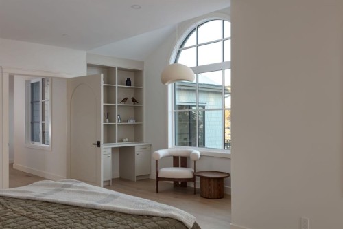 2945 Toronto Crescent Nw, Calgary, AB - Indoor Photo Showing Other Room