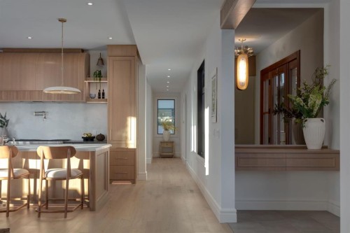 2945 Toronto Crescent Nw, Calgary, AB - Indoor Photo Showing Other Room