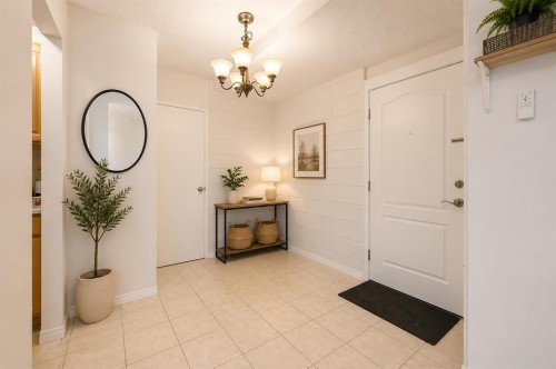 101-2111 14 Street, Calgary, AB - Indoor Photo Showing Other Room
