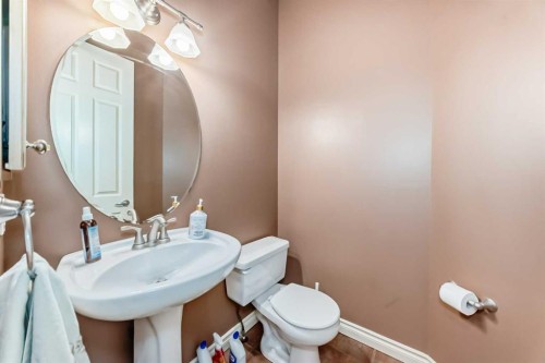 33 Evergreen Common Sw, Calgary, AB - Indoor Photo Showing Bathroom