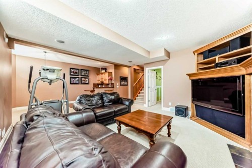 33 Evergreen Common Sw, Calgary, AB - Indoor Photo Showing Living Room