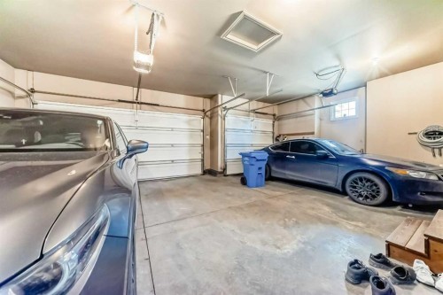 33 Evergreen Common Sw, Calgary, AB - Indoor Photo Showing Garage