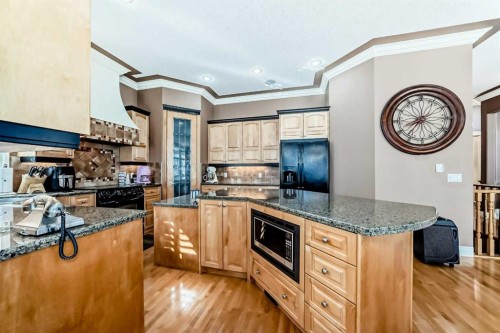 33 Evergreen Common Sw, Calgary, AB - Indoor Photo Showing Kitchen