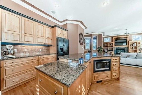 33 Evergreen Common Sw, Calgary, AB - Indoor Photo Showing Kitchen