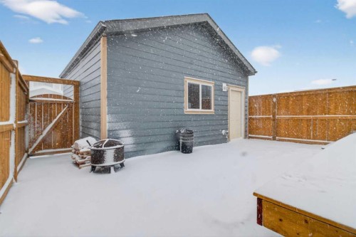 321 Magnolia Way Se, Calgary, AB - Outdoor With Exterior