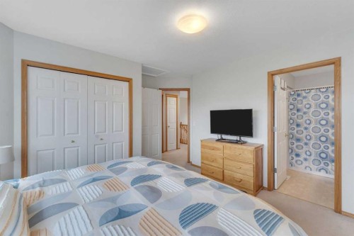 52 Covewood Green Ne, Calgary, AB - Indoor Photo Showing Bedroom