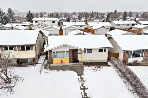 164 Rundlefield Crescent Ne, Calgary, AB - Outdoor