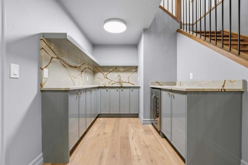 356 Greenwich Drive Nw, Calgary, AB - Indoor