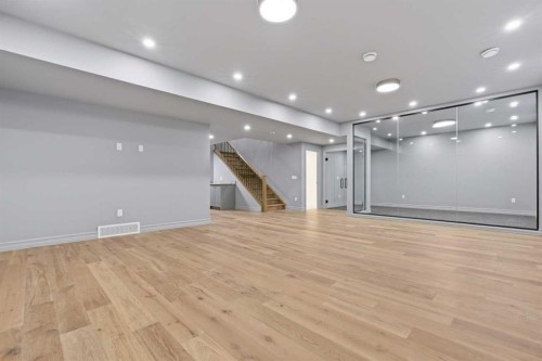 356 Greenwich Drive Nw, Calgary, AB - Indoor Photo Showing Other Room