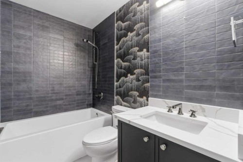 356 Greenwich Drive Nw, Calgary, AB - Indoor Photo Showing Bathroom