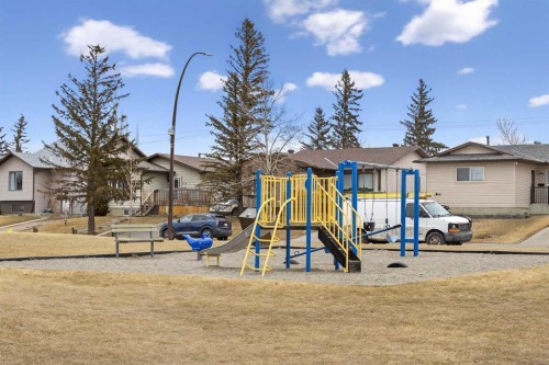 27 Bedford Road Ne, Calgary, AB - Outdoor