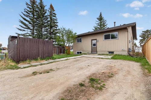 27 Bedford Road Ne, Calgary, AB - Outdoor