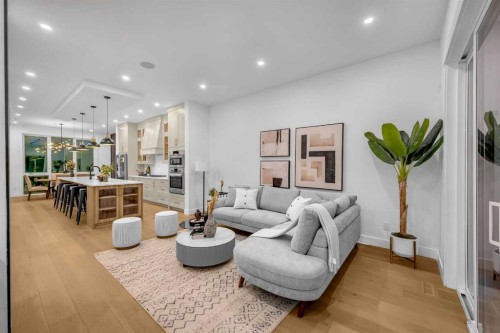 2435 52 Avenue Sw, Calgary, AB - Indoor Photo Showing Living Room