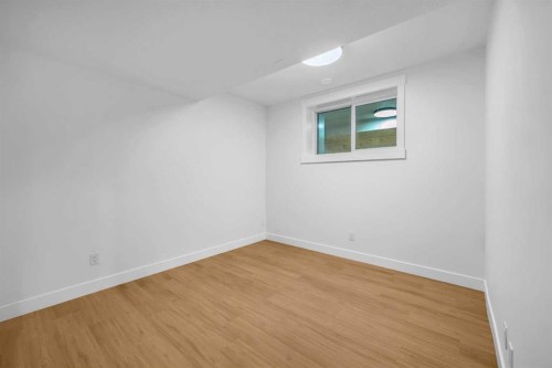 2435 52 Avenue Sw, Calgary, AB - Indoor Photo Showing Other Room