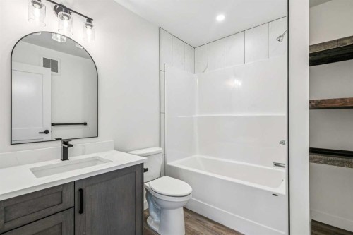 26A Poplar Ridge Close, Didsbury, AB - Indoor Photo Showing Bathroom