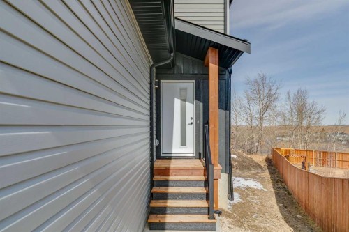 26A Poplar Ridge Close, Didsbury, AB - Outdoor With Exterior
