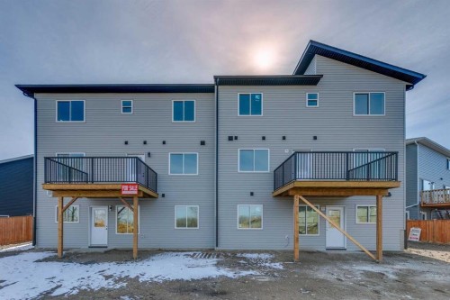 26A Poplar Ridge Close, Didsbury, AB - Outdoor With Exterior