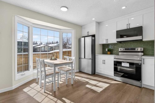 5 Bermuda Lane Nw, Calgary, AB - Indoor Photo Showing Other Room