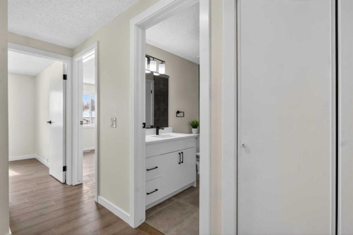 5 Bermuda Lane Nw, Calgary, AB - Indoor Photo Showing Other Room