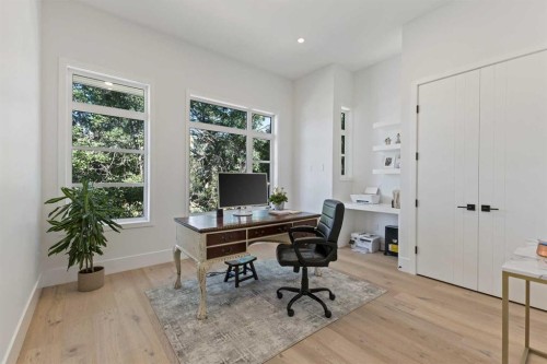 809 Drury Avenue Ne, Calgary, AB - Indoor Photo Showing Office