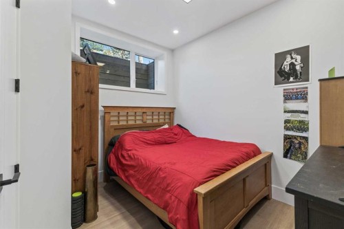 809 Drury Avenue Ne, Calgary, AB - Indoor Photo Showing Bedroom