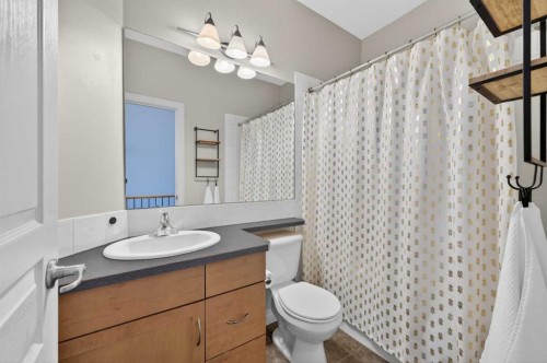10-169 Rockyledge View Nw, Calgary, AB - Indoor Photo Showing Bathroom