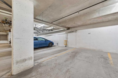 10-169 Rockyledge View Nw, Calgary, AB - Indoor Photo Showing Garage