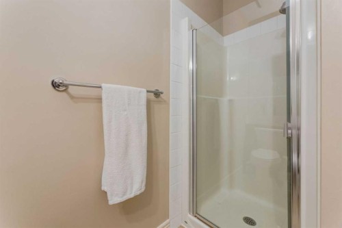 172 Rockyledge View Nw, Calgary, AB - Indoor Photo Showing Bathroom