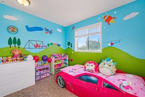 84 Hidden Green Nw, Calgary, AB - Indoor Photo Showing Bedroom