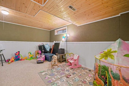 84 Hidden Green Nw, Calgary, AB - Indoor Photo Showing Other Room