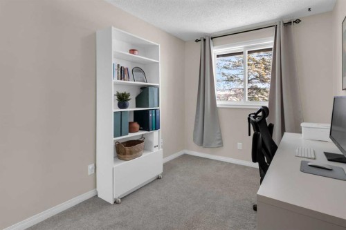 78-740 Bracewood Drive Sw, Calgary, AB - Indoor Photo Showing Office