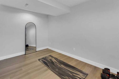 78-740 Bracewood Drive Sw, Calgary, AB - Indoor Photo Showing Other Room