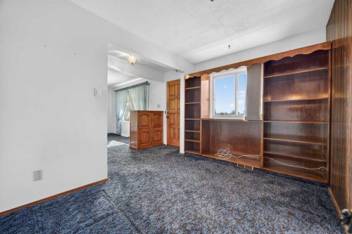 1124 31 Avenue Nw, Calgary, AB - Indoor Photo Showing Other Room