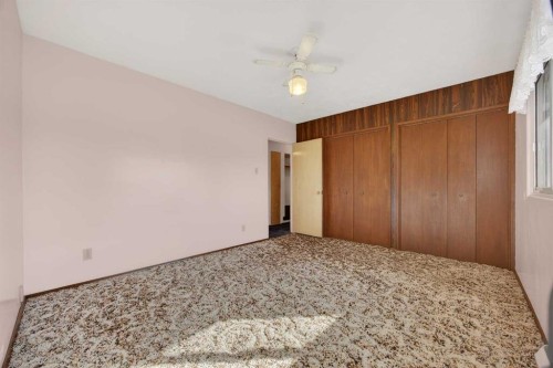 1124 31 Avenue Nw, Calgary, AB - Indoor Photo Showing Other Room