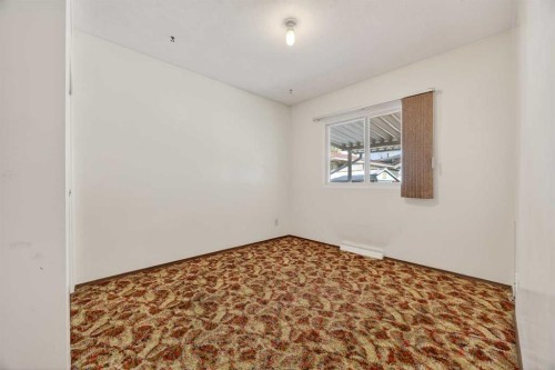 1124 31 Avenue Nw, Calgary, AB - Indoor Photo Showing Other Room