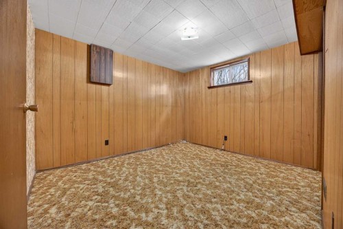 1124 31 Avenue Nw, Calgary, AB - Indoor Photo Showing Other Room