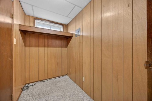 1124 31 Avenue Nw, Calgary, AB - Indoor Photo Showing Other Room