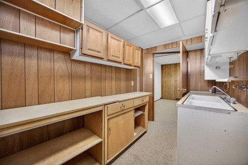 1124 31 Avenue Nw, Calgary, AB - Indoor Photo Showing Laundry Room