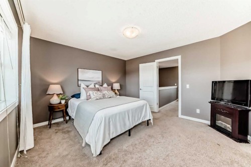 172 Morningside Manor Sw, Airdrie, AB - Indoor Photo Showing Bedroom