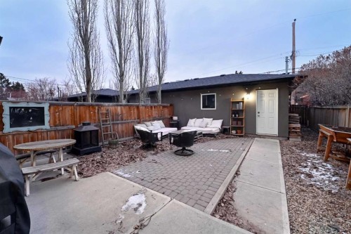4418 19 Avenue Nw, Calgary, AB - Outdoor