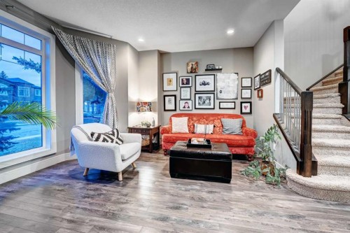 4418 19 Avenue Nw, Calgary, AB - Indoor