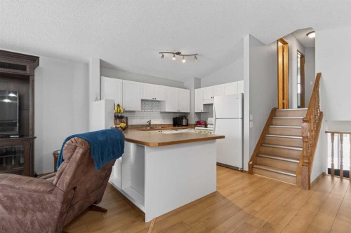 173 Martin Crossing Crescent Ne, Calgary, AB - Indoor Photo Showing Kitchen