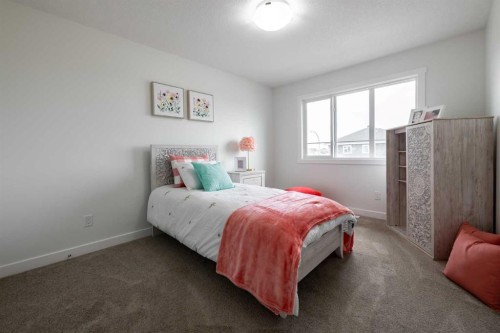 304 Edgefield Close, Strathmore, AB - Indoor Photo Showing Bedroom