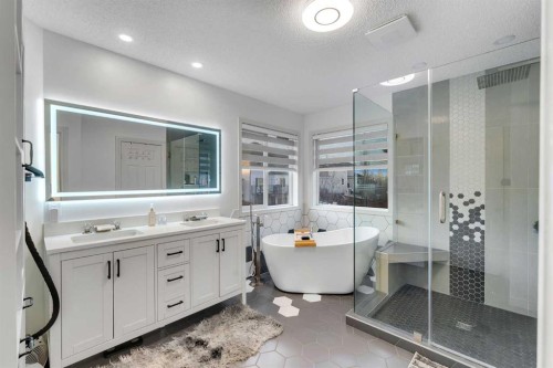 199 Hawkmere Road, Chestermere, AB - Indoor Photo Showing Bathroom