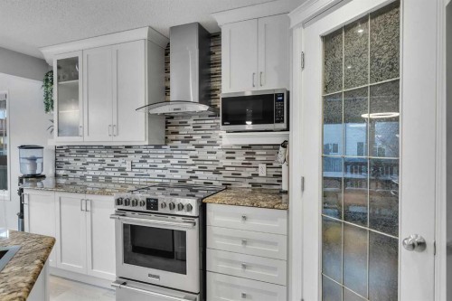 199 Hawkmere Road, Chestermere, AB - Indoor Photo Showing Kitchen With Upgraded Kitchen